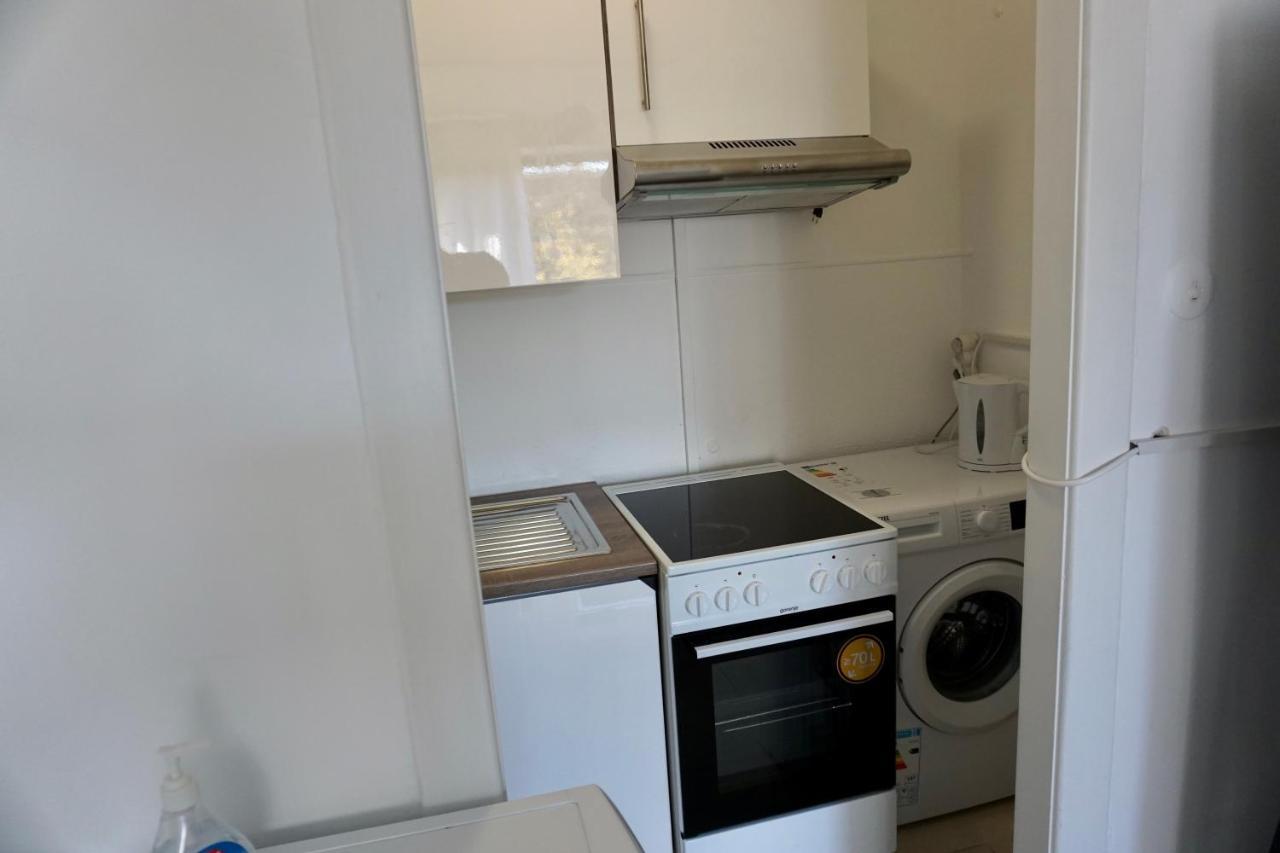 Alster Hamburg - Saniertes Und Mobliertes Apartment Mit Bad Und Kuche Exterior photo
